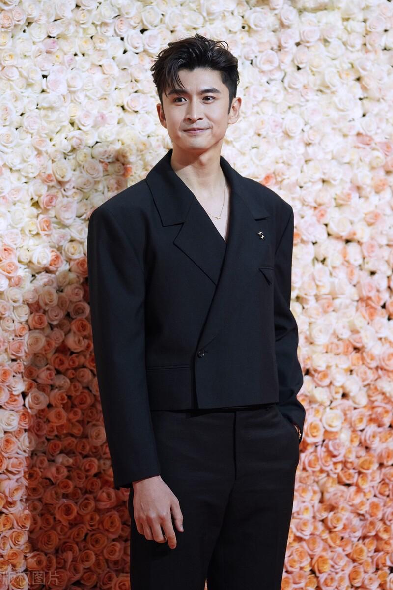 亚洲新秀在职业联赛中崭露头角,备受瞩目的是